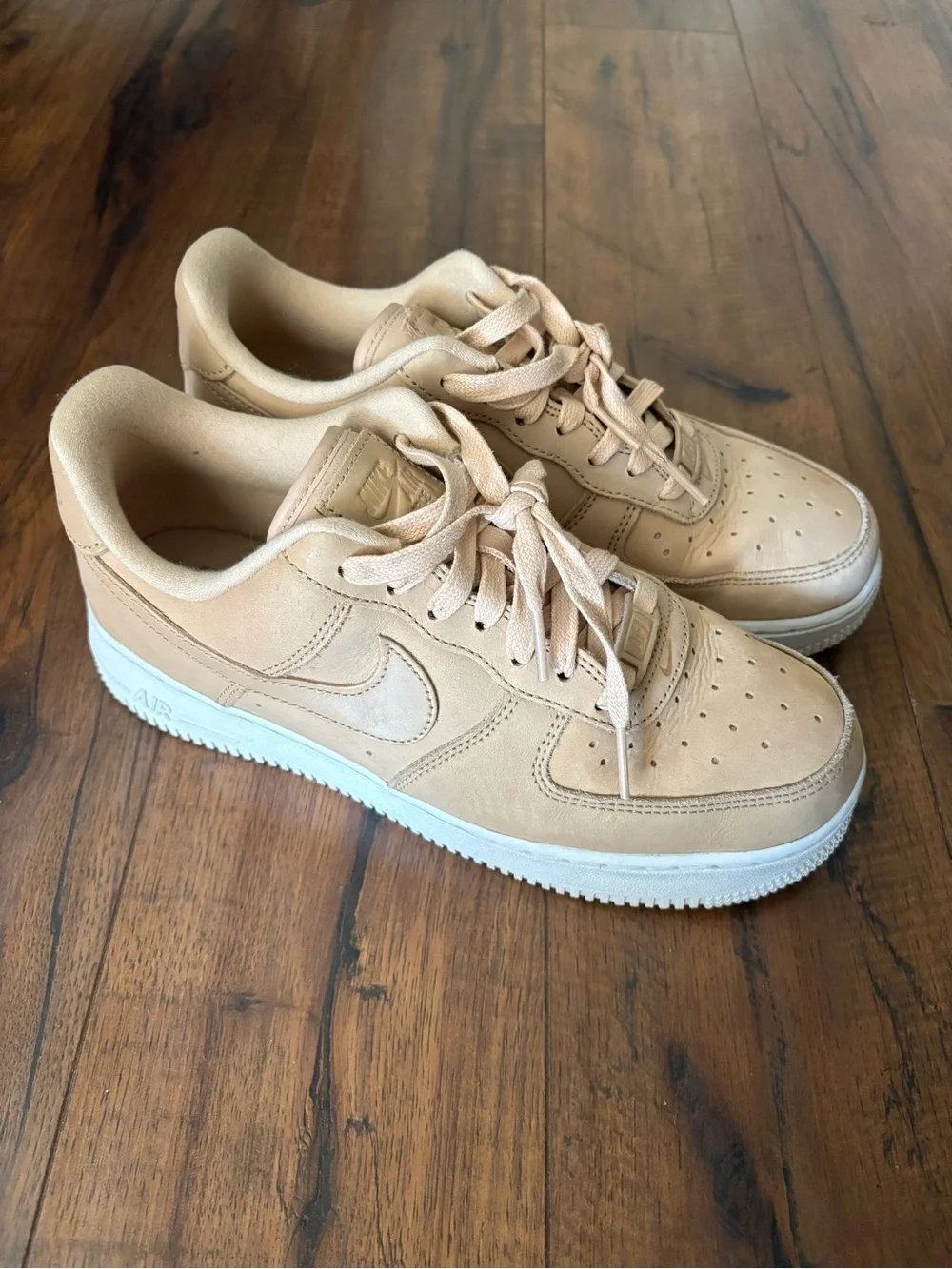 Nike Women's Air Force 1 Low Premium 